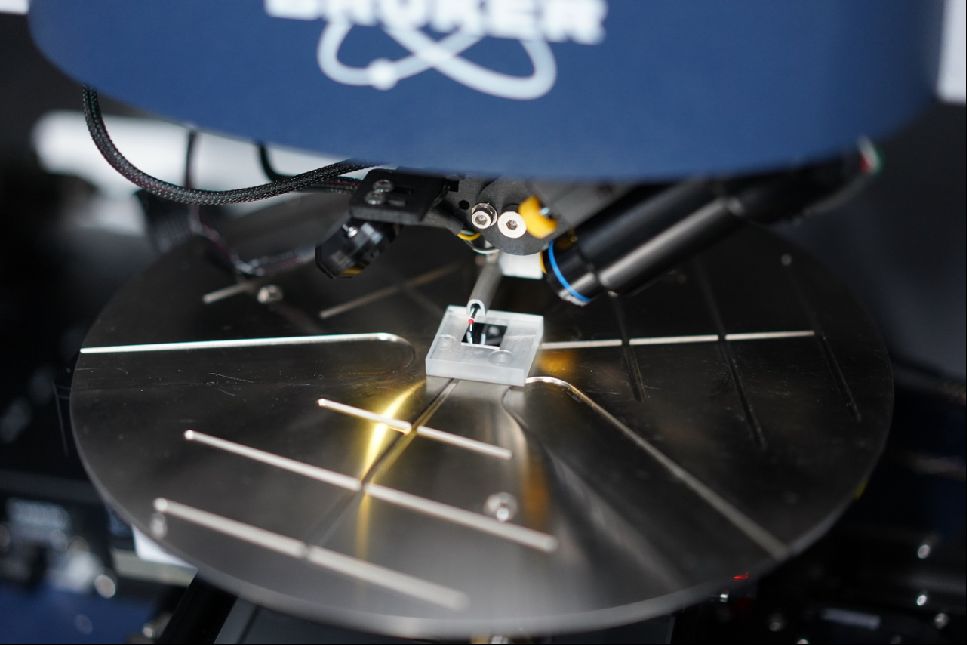 台阶仪.jpg 台阶仪.jpg